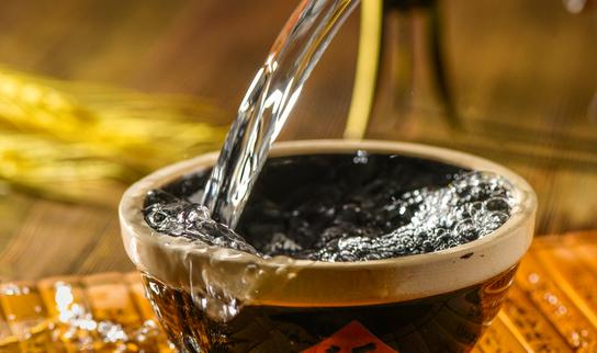 2023年中国露酒行业发展现状分析 预计露酒的市场容量将达到2000亿元