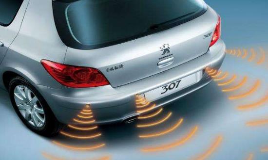 汽车智能化加速 预测2025年中国车载雷达市场规模超过700亿元