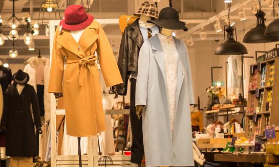 未来中国将迎来人口老龄化高峰 2023年中老年服装行业市场发展现状