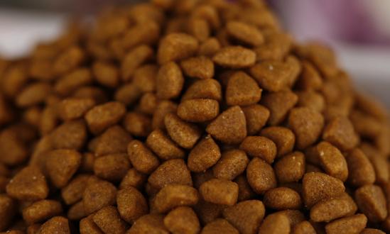 2022年中国配合饲料产量达到28021.2万吨 2023年饲料行业市场发展现状分析