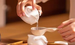 高颜值加智能化 茶具生产设计倾向年轻化 茶具行业发展现状分析