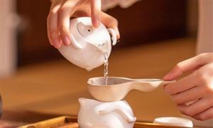 高颜值加智能化 茶具生产设计倾向年轻化 茶具行业发展现状分析