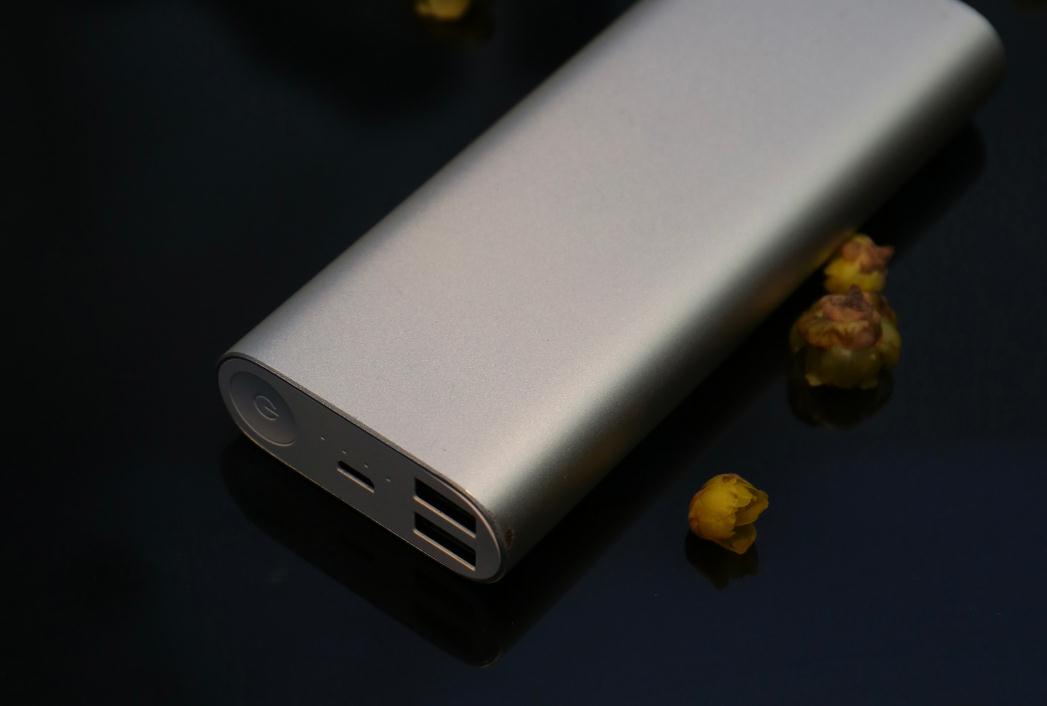 街头共享充电宝再次涨价 中国共享充电宝行业市场竞争分析