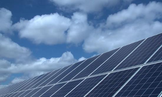 光伏电池片市场投资看点 中国电动车、光伏和锂电池出口成为新的增长点