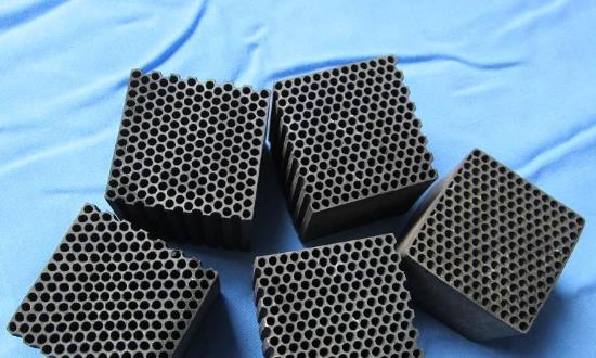 汽车催化剂行业发展前景研究：汽车尾气催化剂需求量将保持年均25%~30%增速