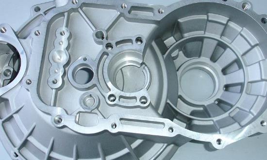 2024铝镁合金铸件行业发展前景研究：以铝代钢成为汽车轻量化主要趋势