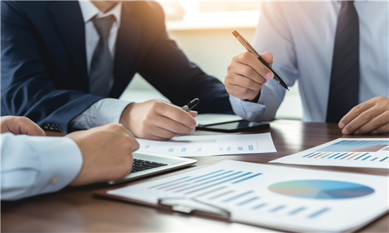 全面从严加强征信监管 完善监管制度和监管标准 央行：构建覆盖全社会征信体系 推动征信行业高质量发展