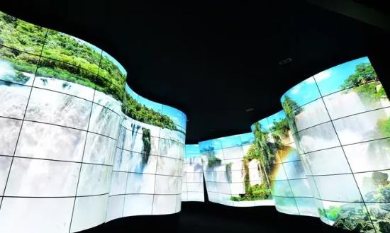 柔性显示屏行业市场潜力研究：预测2024年全球折叠屏手机年出货量将超3000万部