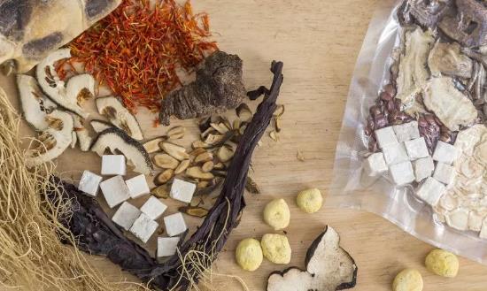 2024中药饮片产业发展分析：中药配方颗粒在我国中成药市场中的占比尚不足2%