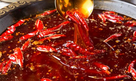 预计2025年火锅市场总收入将达到8501亿元 火锅底料行业发展前景