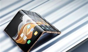 我国折叠智能手机出货规模同比增长77% 荣耀占比第一 柔性显示屏行业市场潜力研究