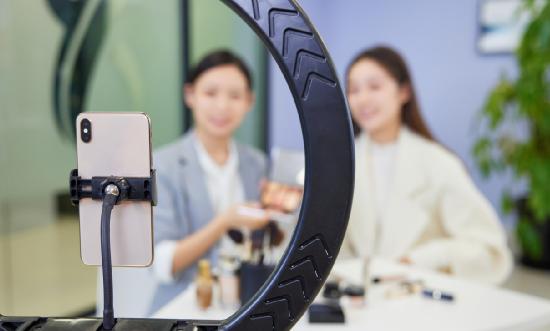 虚拟主播行业市场调研2023：百信银行App上线银行业首个数字人直播服务