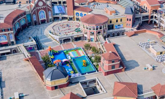 与其他零售业态相比 奥特莱斯产业具有集中度较高的发展趋势