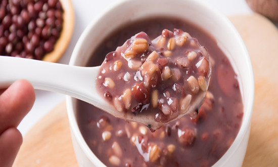 食品行业是深度观察 八宝粥市场现状及前景分析2024