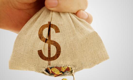 临近年末多家银行围绕降低消费贷利率  我国消费信贷行业市场分析