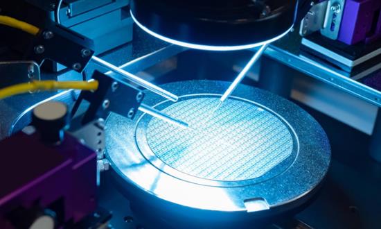 光刻胶行业发展研究：光刻胶涨价将直接影响半导体产业链