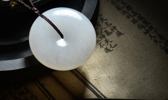 互联网的发展使得玉石行业的销售渠道越来越多样化  玉石产业发展分析