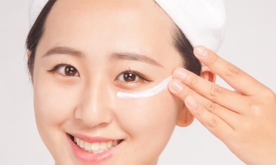 眼部护理市场不仅逐年销售额在增长  它的消费人群也趋向年轻化  我国眼霜行业市场分析