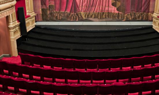 目前音乐剧产业中IP改编剧占到了相当大的比重