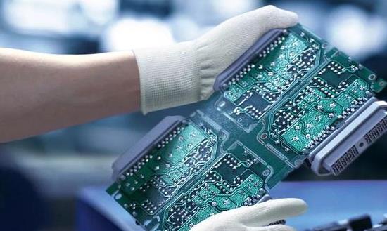 2024电子信息制造行业投资研究与市场机遇：技术创新产业化进程即将加速