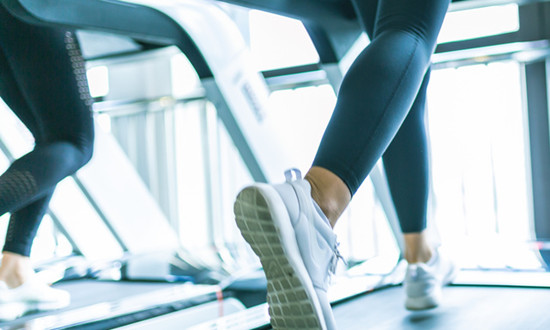 2024运动服装行业市场趋势分析：功能性鞋服或成运动品牌开年发力点