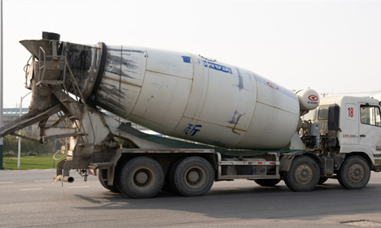 混凝土搅拌车应用需求持续攀升 混凝土搅拌车行业市场格局及趋势分析