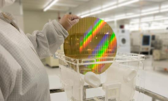 晶圆代工行业现状分析：全球晶圆代工行业呈现寡头垄断的格局