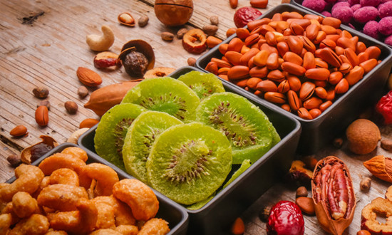 休闲零食行业市场消费需求调研分析：“轻饮食”“低糖饮食”等新观念影响着行业的风向
