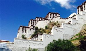 西藏旅游市场发展分析及前瞻：多措并举做强旅游经济