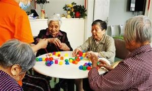 首部政策文件出台 新老龄化群体有望产生强大拉动效应 社区居家养老行业发展前景研究报告