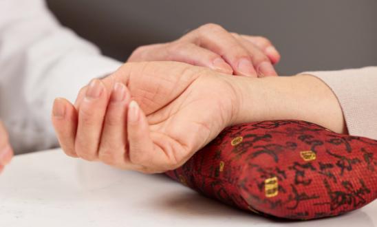 中医理疗的技术在不断创新和进步  我国中医理疗行业市场分析