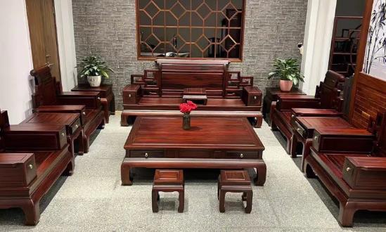 行业洞察2024：红木家具产业转型升级迫在眉睫