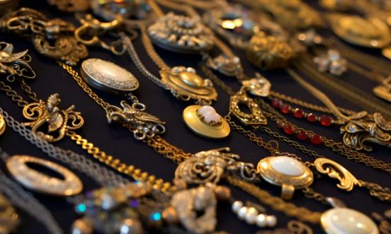 2024饰品产业发展现状及投融资市场分析