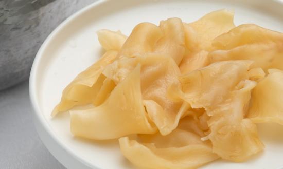 随着我国国民健康意识不断增强  加之国内老龄化进程不断加快  花胶需求不断增长