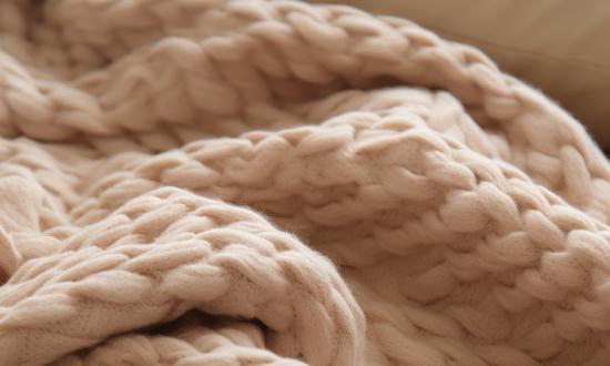 电热毯产业现状：目前我国电热毯行业正逐步迈入发展的成熟阶段  供给总量趋于饱和