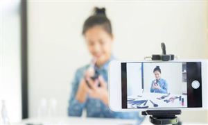 同比下降77% 阿里巴巴发布 股份回购计划增加250亿美元 电商直播行业与发展趋势分析报告