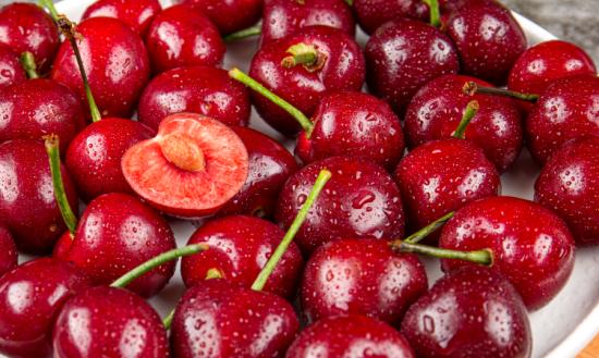 我国车厘子产业进出口规模及供需分析2024