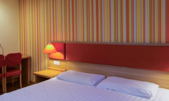 我国快捷酒店产业发展现状：品牌连锁化程度将不断提高