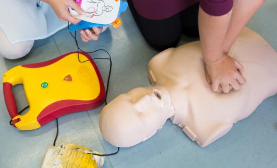 除颤仪行业深度全面调研及市场发展现状分析2024