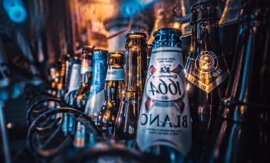 酒吧夜场行业发展如何?酒吧夜场产业现状调查分析2024