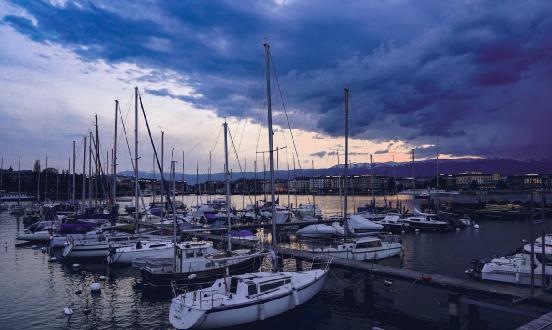 行业分析：中国游艇旅游产业一年产值约40亿元 当前国内外船艇产业的发展趋势如何?