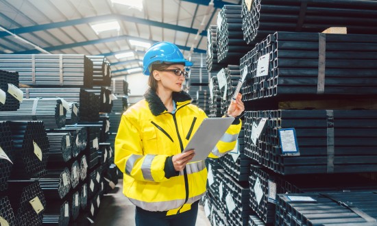 2024年中国钢铁贸易行业产业链供需布局分析及重点企业情况