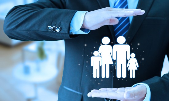 2024年中国旅游保险行业产业链的上下游结构及重点企业