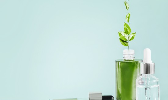 2024年中国药用化妆品行业产业链的上下游结构及竞争格局