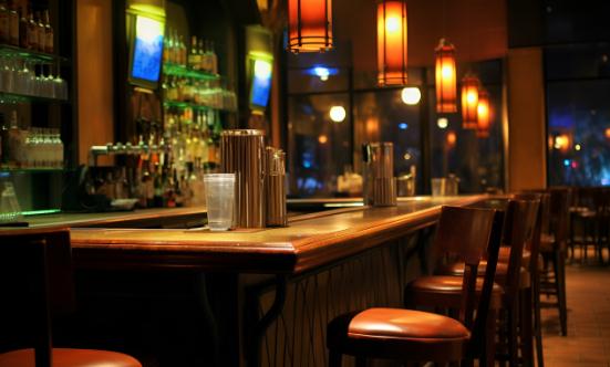 酒吧行业未来发展方向及趋势：未来将向多元化娱乐体验发展