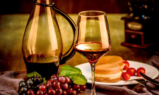 我国葡萄酒行业市场调研：国内低端红酒市场会向品牌化方向演变