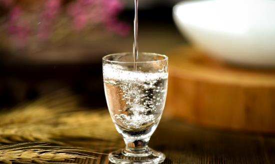 2024白酒产发展分析市场前景：次高端白酒市场迎机遇