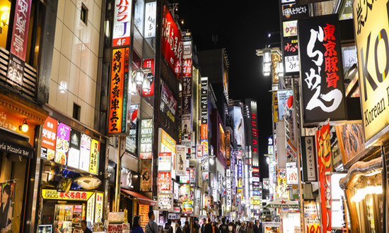 商业街行业市场现状及机遇分析 广州北京路商业步行街闪现主题车尾箱集市