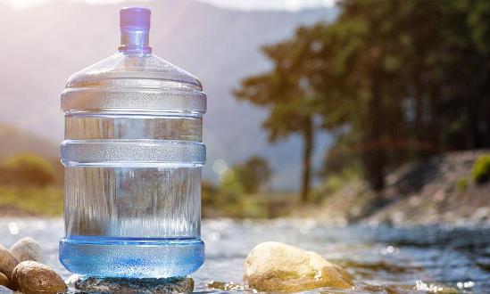 饮用水行业发展前景研究：到2025年将达到8500亿元