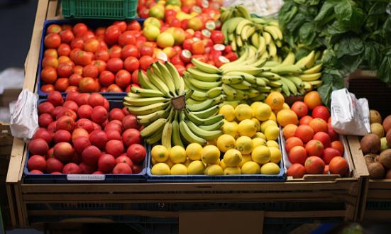 中国批发零售行业市场供需状况及未来发展策略分析